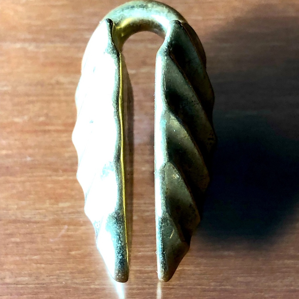Solid Brass Arrowhead Stretched Gauge Ear Weight (Single)